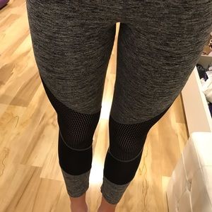 Leggings with net design